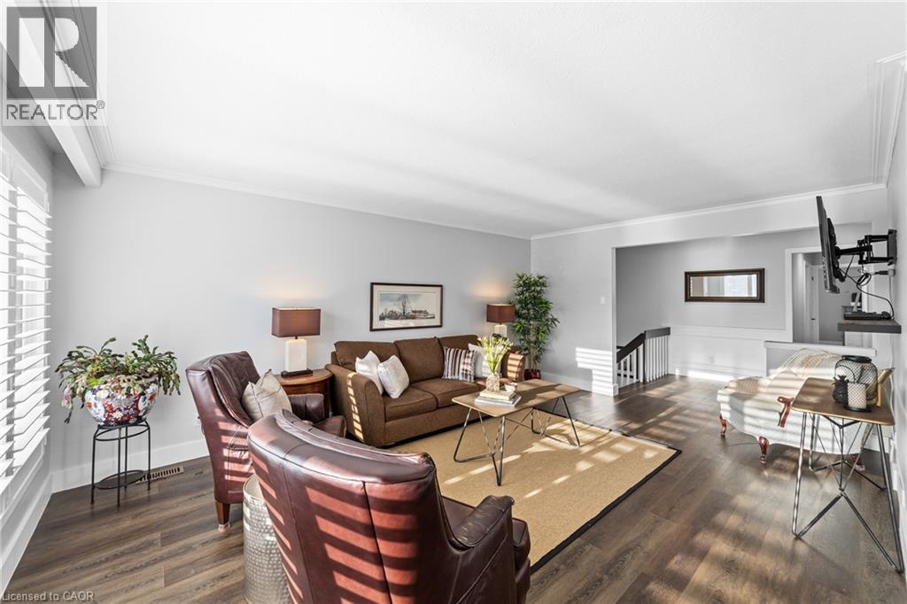 488 Wicklow Road, Burlington, ON - Indoor Photo Showing Living Room
