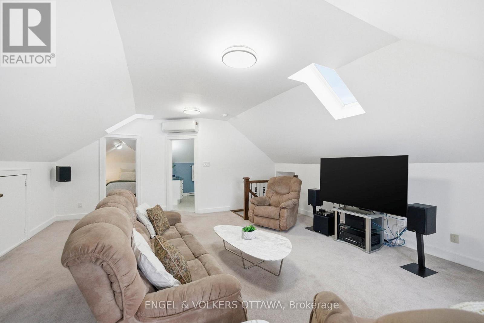 407 Echo Drive, Ottawa, ON - Indoor