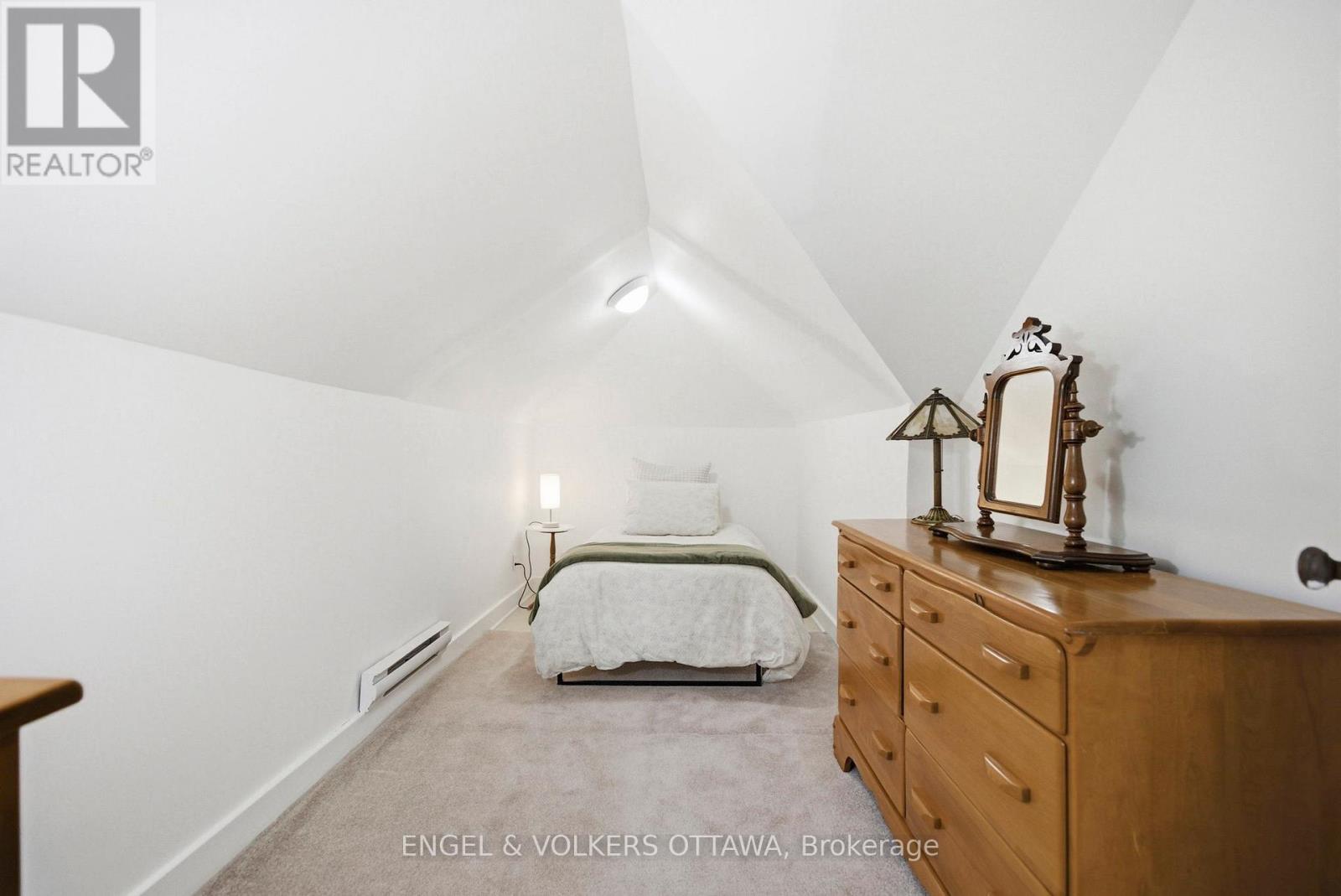 407 Echo Drive, Ottawa, ON - Indoor