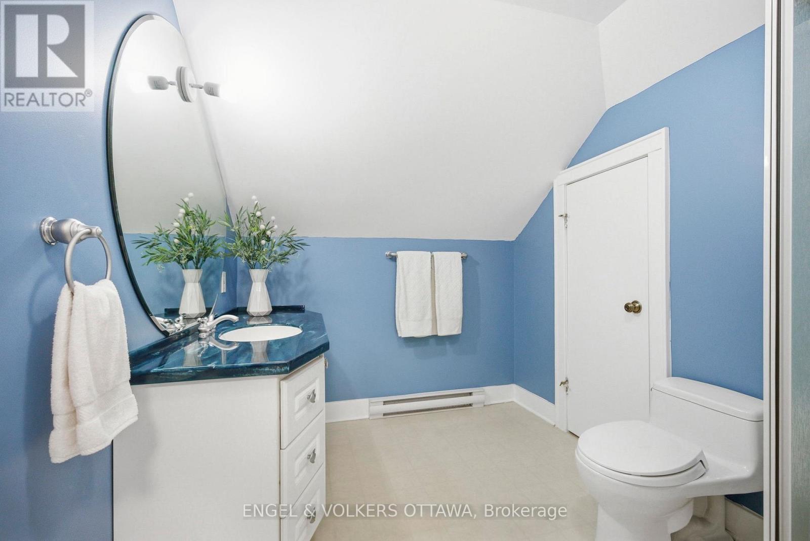 407 Echo Drive, Ottawa, ON - Indoor Photo Showing Bathroom