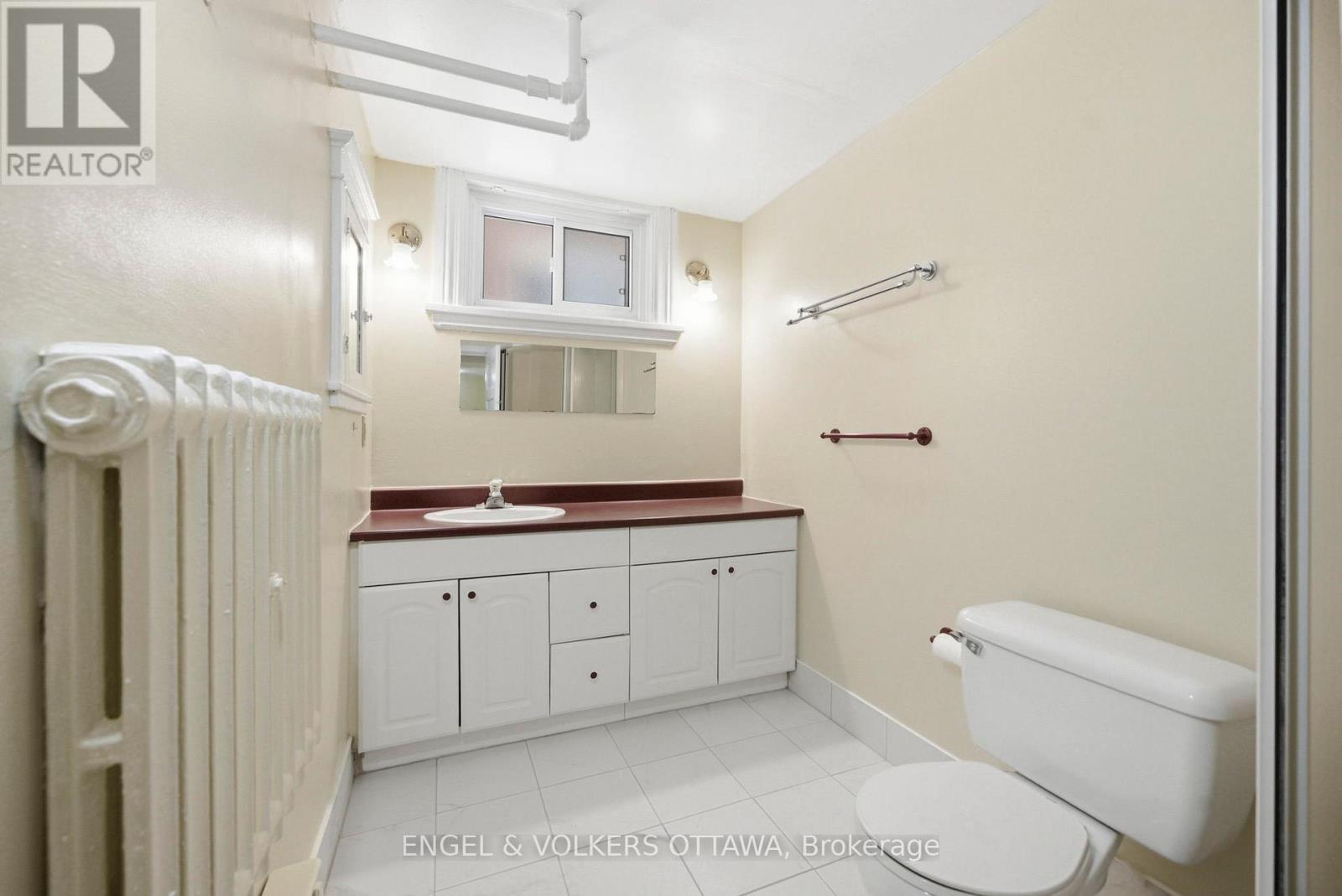 407 Echo Drive, Ottawa, ON - Indoor Photo Showing Bathroom