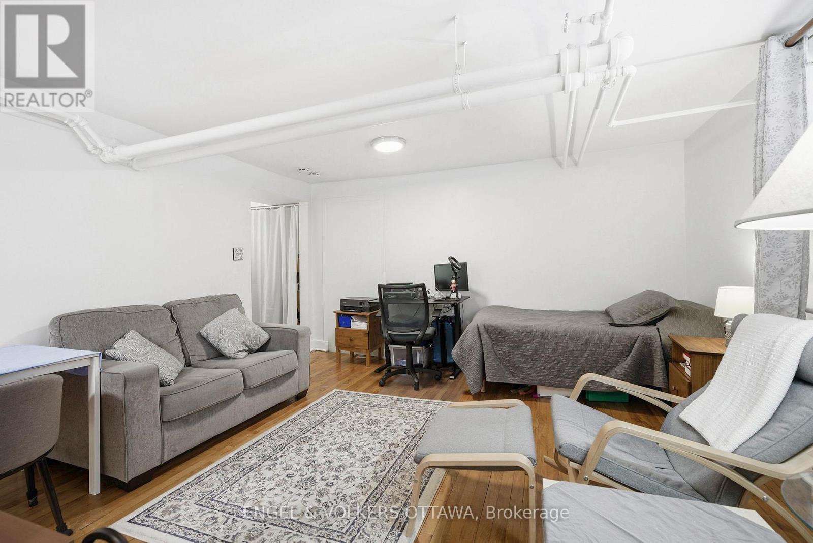 407B Studio Apt - 407 Echo Drive, Ottawa, ON - Indoor Photo Showing Other Room