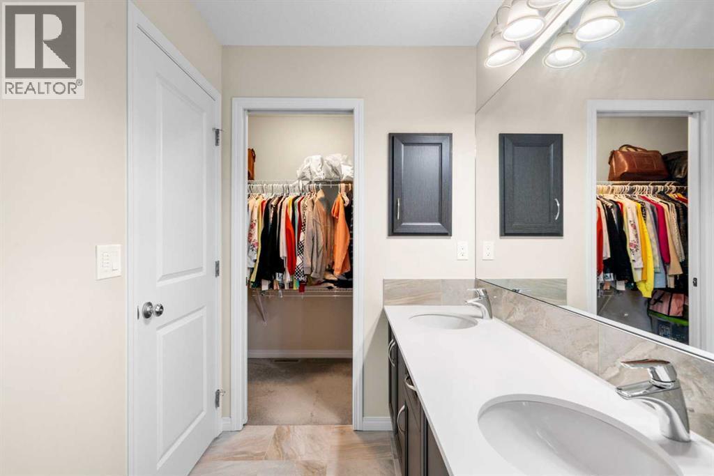 50 Legacy Glen Common Se, Calgary, AB - Indoor Photo Showing Bathroom