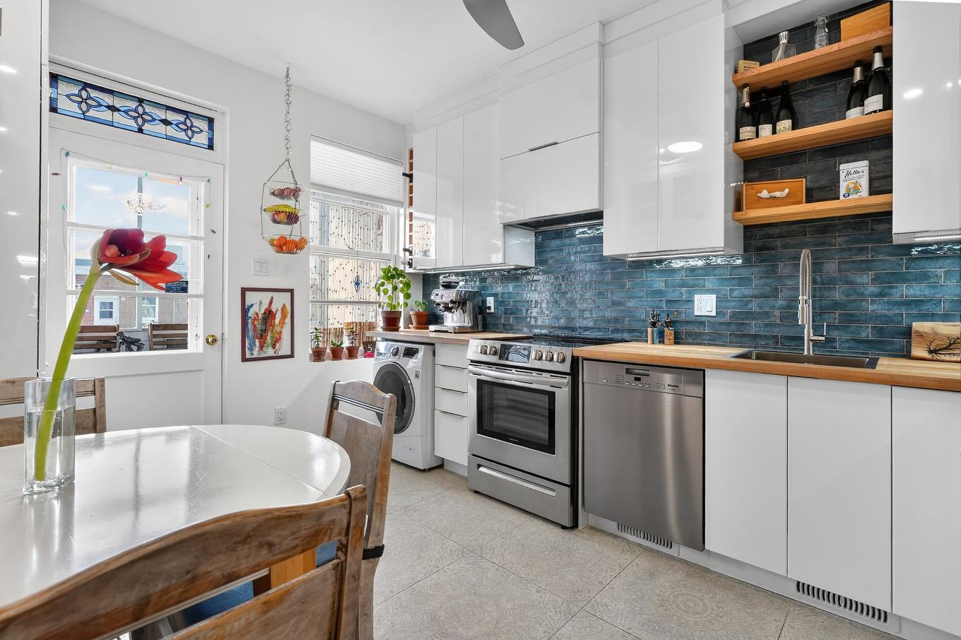 Kitchen - 576 Av. Valois, Montréal (Mercier/Hochelaga-Maisonneuve), QC - Indoor Photo Showing Kitchen