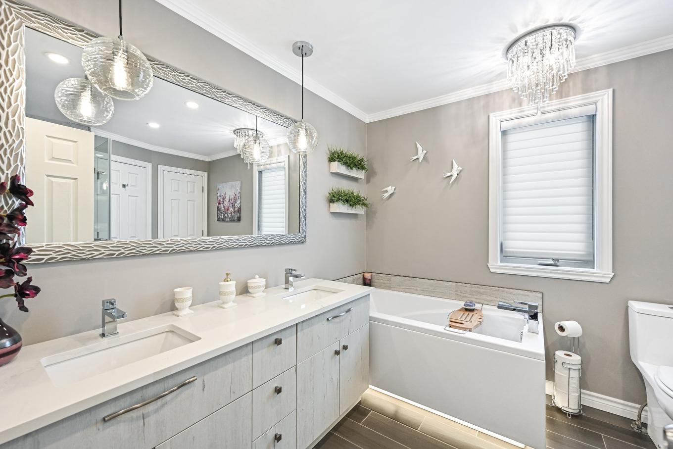 Salle de bains - 2 Rue Des Pinsons, Venise-En-Québec, QC - Indoor Photo Showing Bathroom