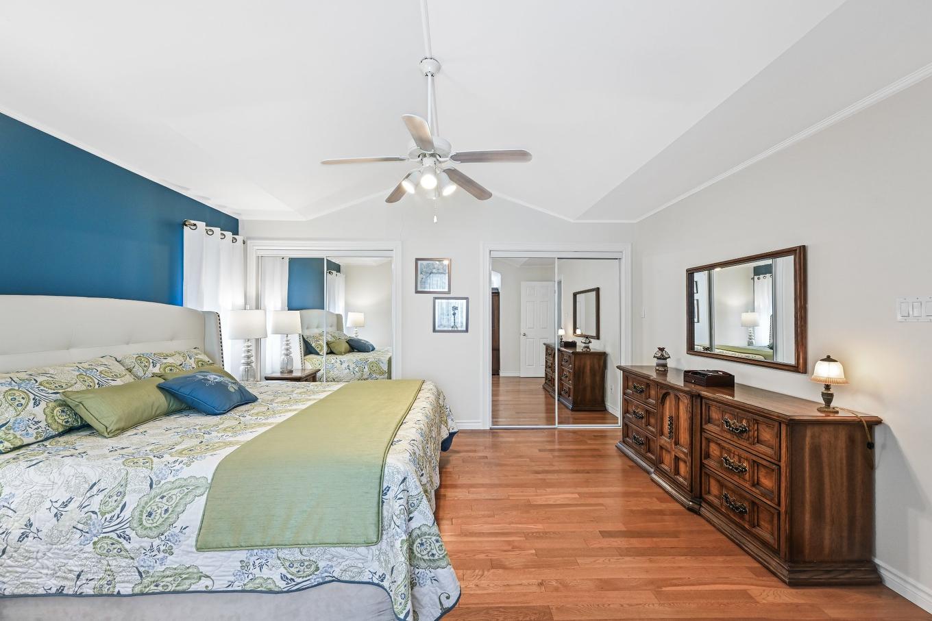 Chambre à coucher - 2 Rue Des Pinsons, Venise-En-Québec, QC - Indoor Photo Showing Bedroom