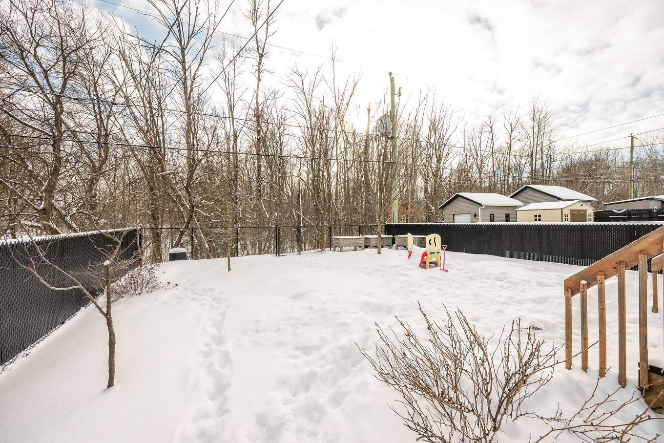 Backyard - 190 Rue Joseph-Doyon, Saint-Jean-Sur-Richelieu, QC - Outdoor
