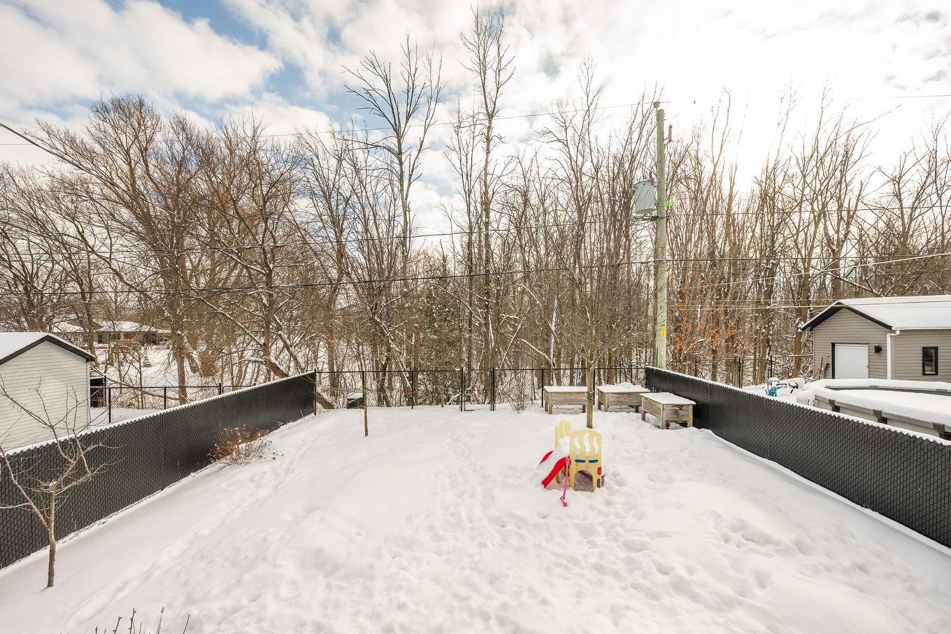 Backyard - 190 Rue Joseph-Doyon, Saint-Jean-Sur-Richelieu, QC - Outdoor