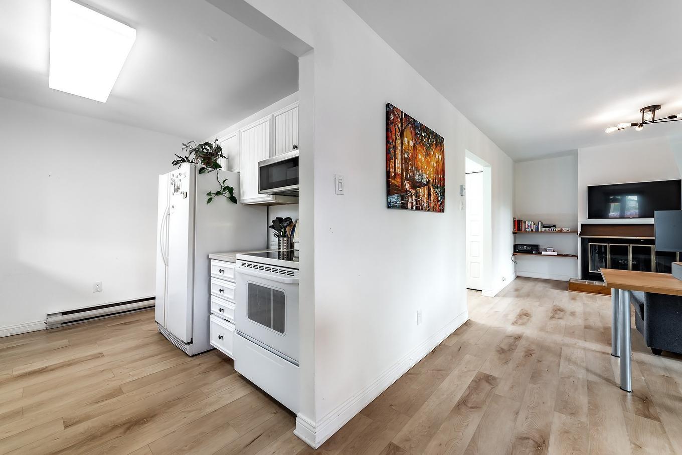 Kitchen - 303-47 Av. Des Pins O., Montréal (Le Plateau-Mont-Royal), QC - Indoor Photo Showing Kitchen