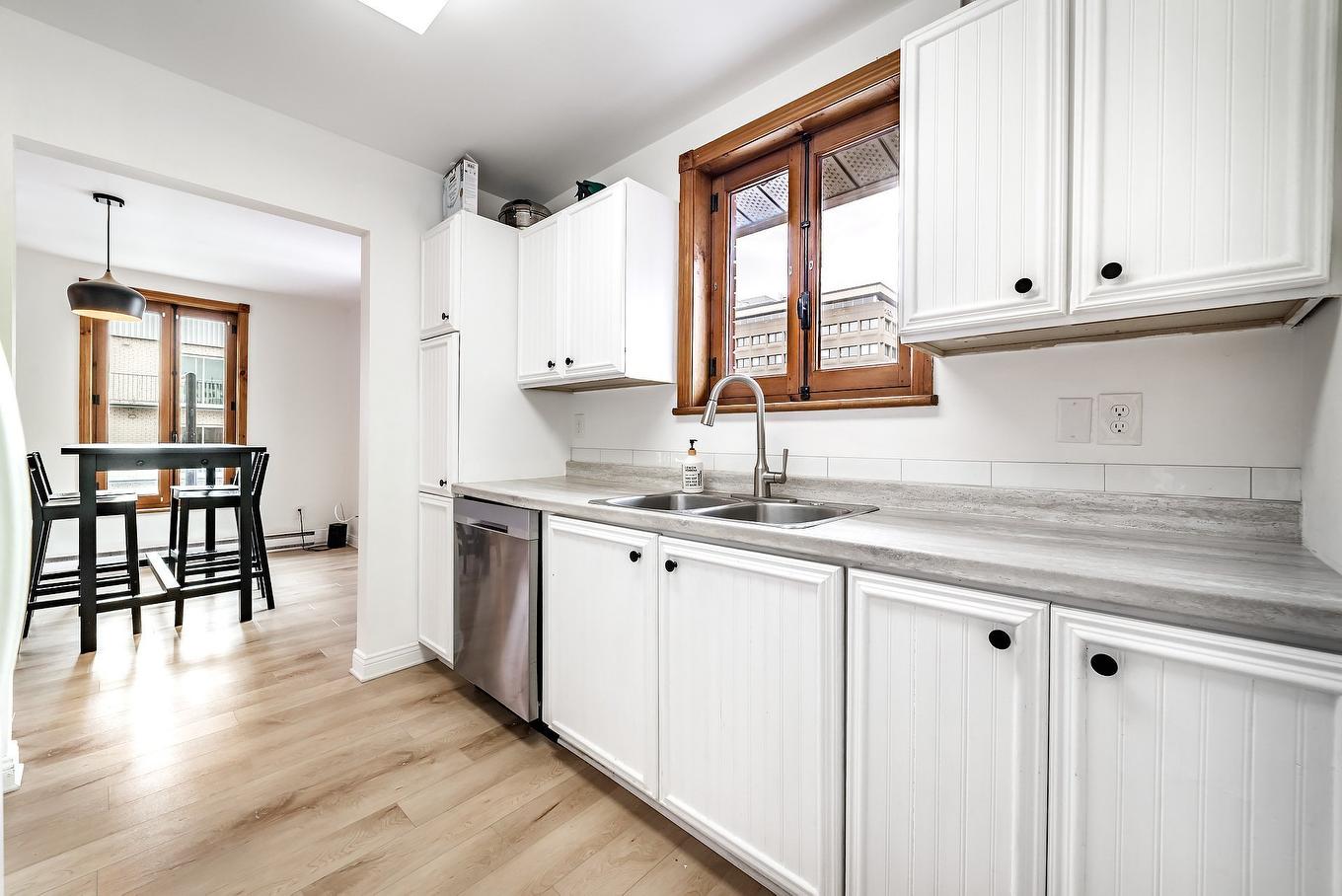 Kitchen - 303-47 Av. Des Pins O., Montréal (Le Plateau-Mont-Royal), QC - Indoor Photo Showing Kitchen With Double Sink