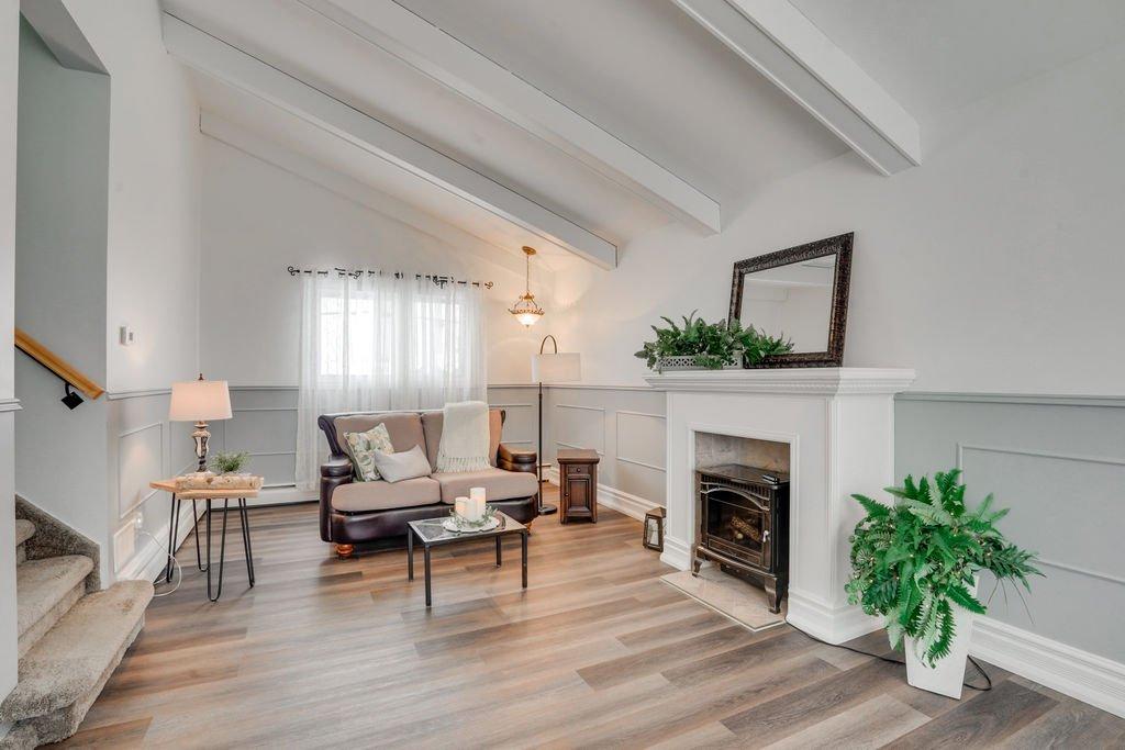 Salon - 26 Rue De L'Abbé-Desautels, Gatineau (Gatineau), QC - Indoor Photo Showing Living Room With Fireplace