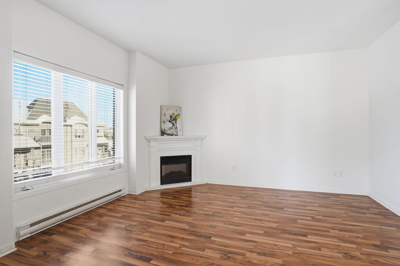 Living room - 4-64 Rue Du Zénith, Gatineau (Hull), QC - Indoor With Fireplace