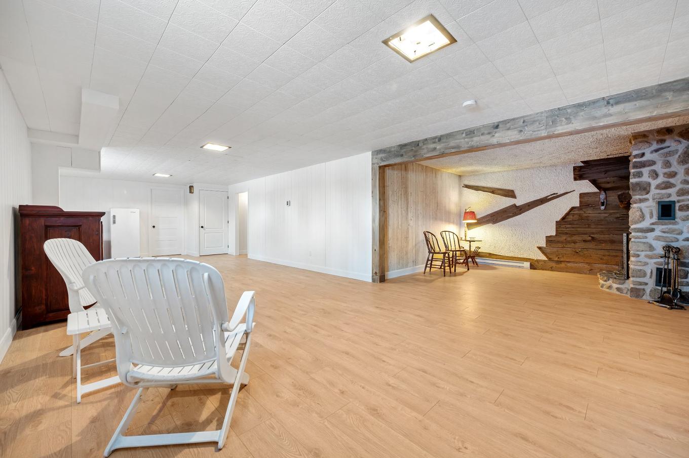 Salle familiale - 450 Av. Denonville, Saint-Hyacinthe, QC - Indoor