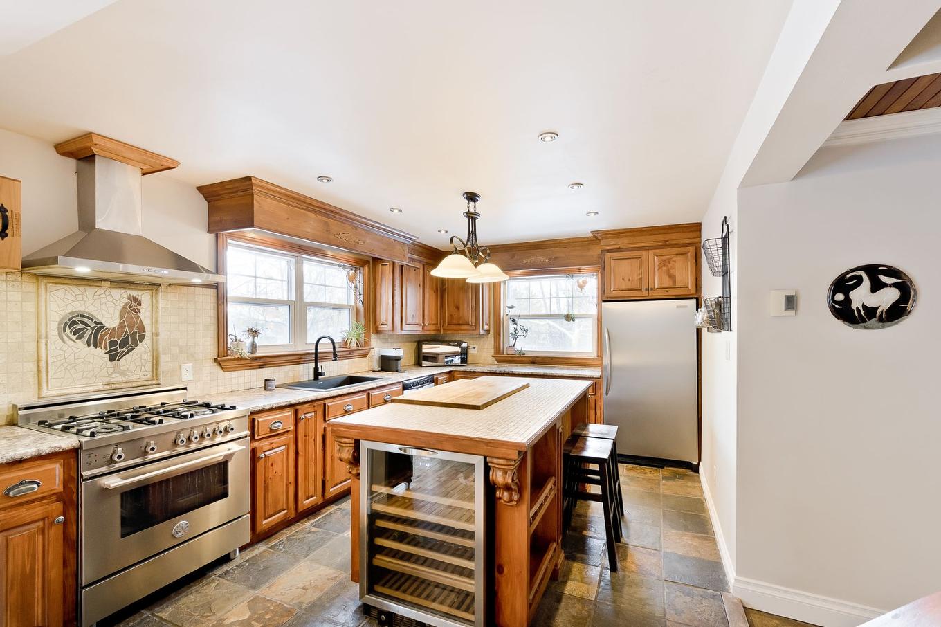 Cuisine - 54 Rue Downs, Sherbrooke (Lennoxville), QC - Indoor Photo Showing Kitchen