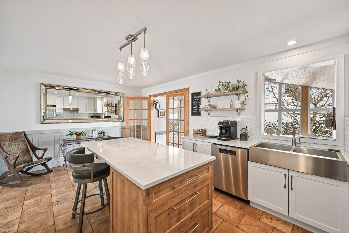 Cuisine - 271 Rue Savard, Saint-Jean-Sur-Richelieu, QC - Indoor Photo Showing Kitchen With Double Sink