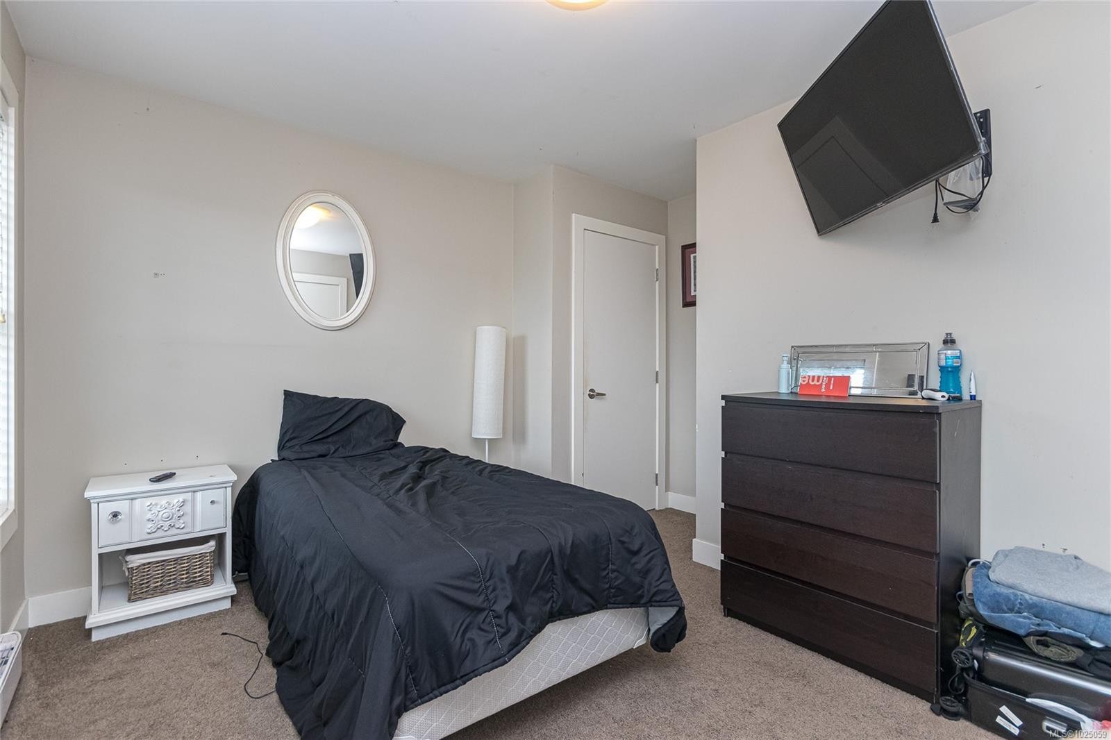 #5-3903 Douglas St, Saanich, BC