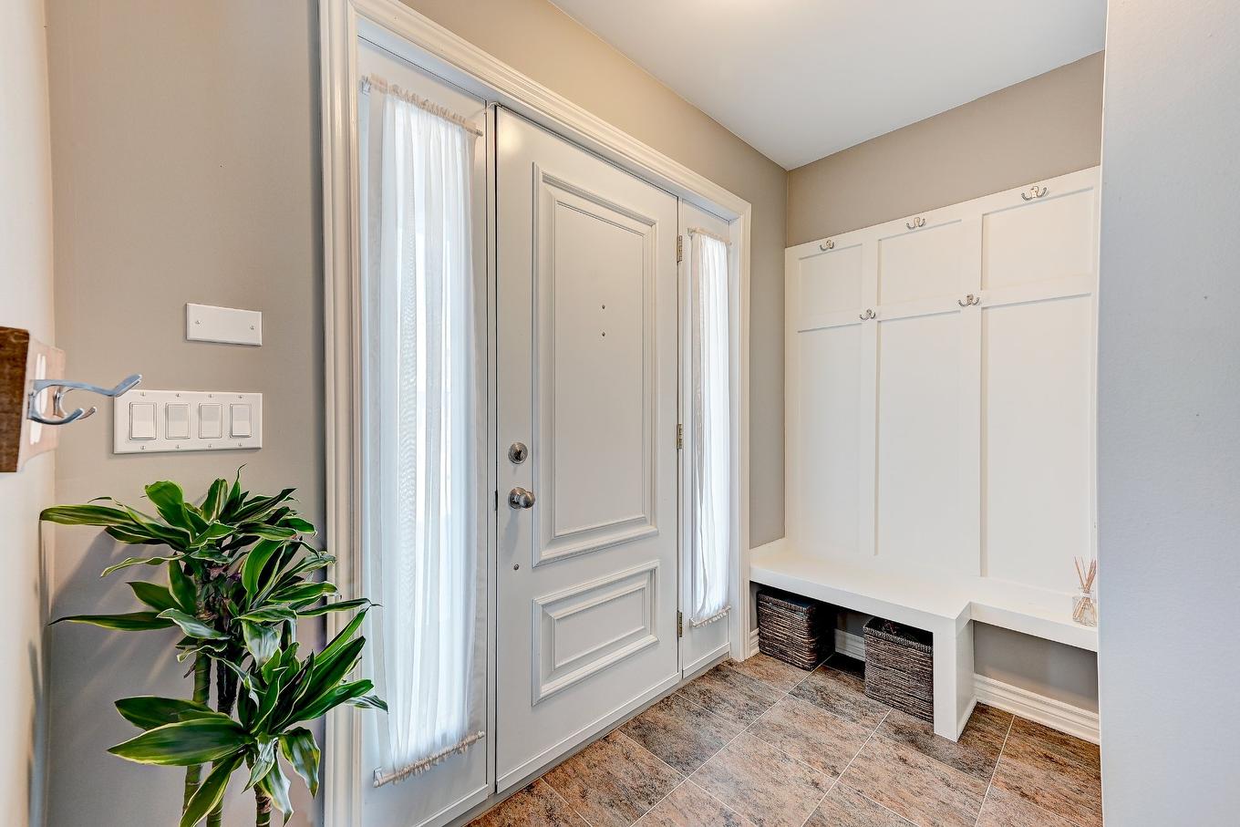 Hall - 1573 Rue Michel-Levasseur, Chambly, QC - Indoor Photo Showing Other Room