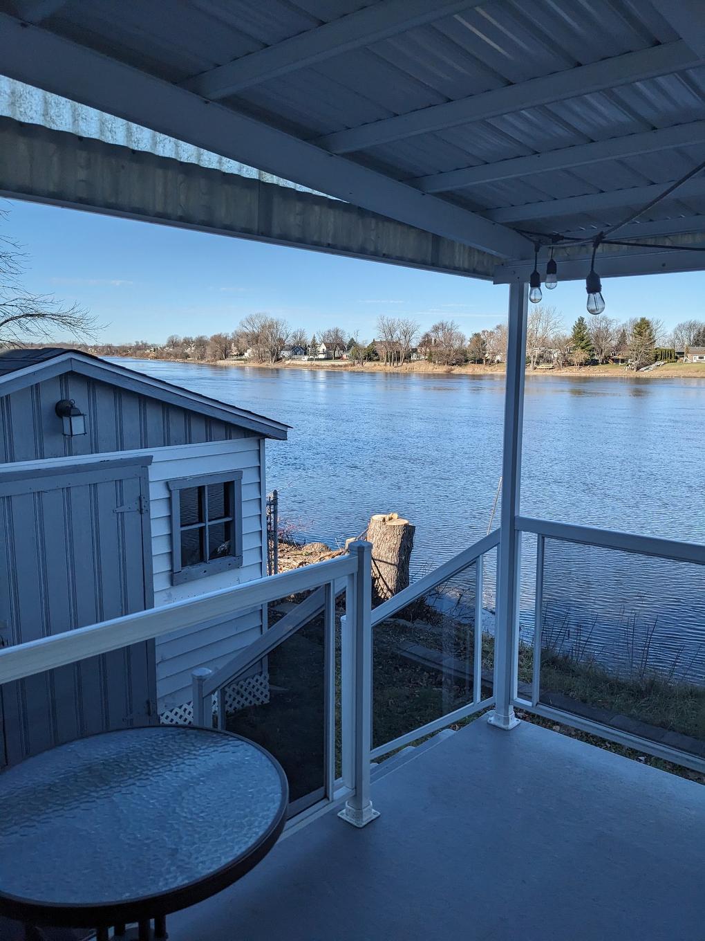 Exterior - 5 Rue Île-Mathieu, Laval (Saint-François), QC - Outdoor With Body Of Water