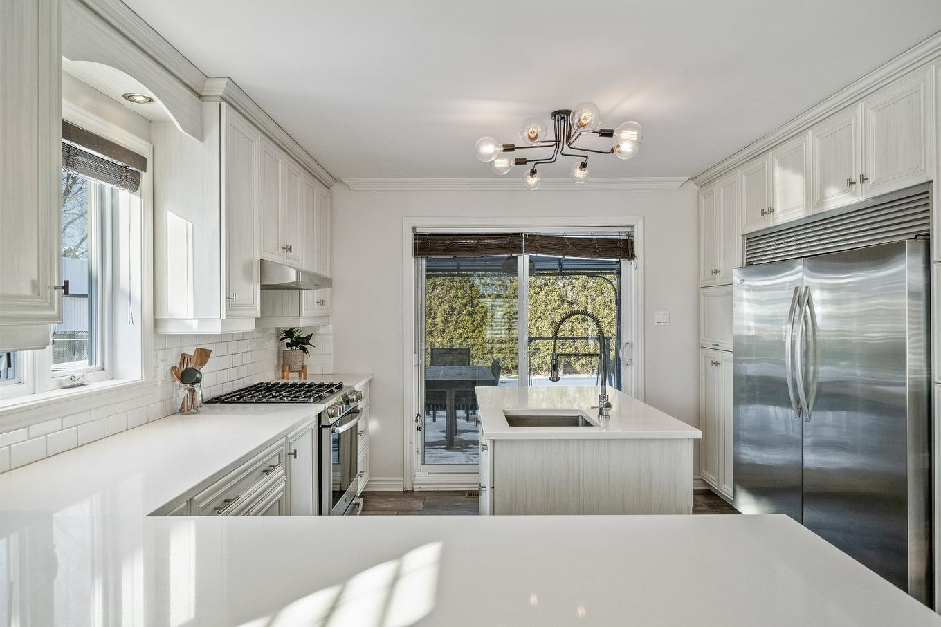 Cuisine - 78 Rue Phaneuf, Saint-Jean-Sur-Richelieu, QC - Indoor Photo Showing Kitchen With Upgraded Kitchen