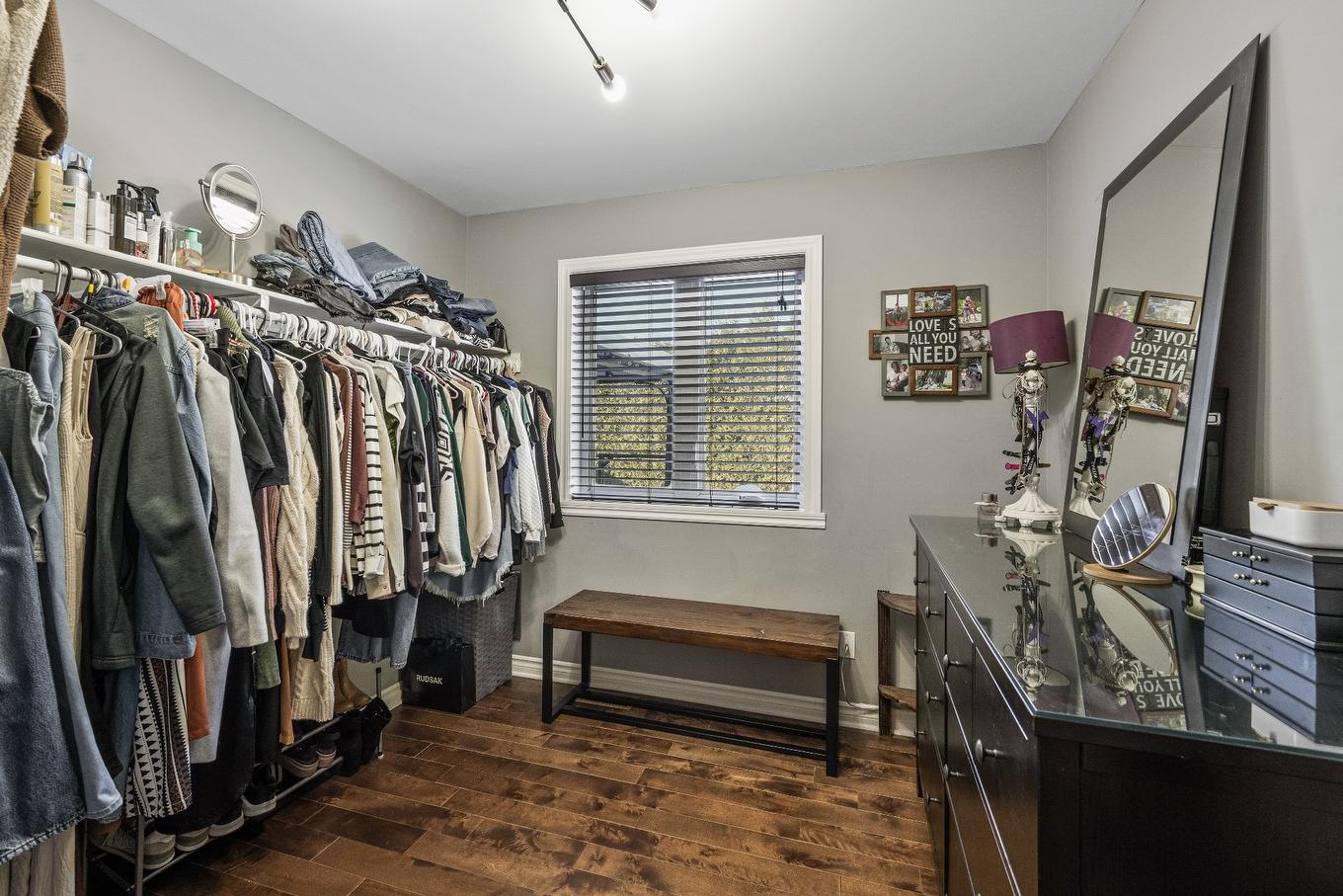 Penderie (Walk-in) - 78 Rue Phaneuf, Saint-Jean-Sur-Richelieu, QC - Indoor With Storage