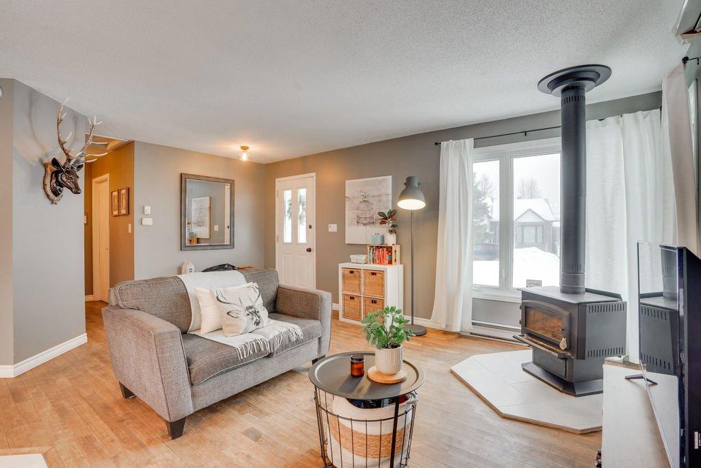Vue d'ensemble - 850 Rue Madore, Gatineau (Gatineau), QC - Indoor Photo Showing Living Room