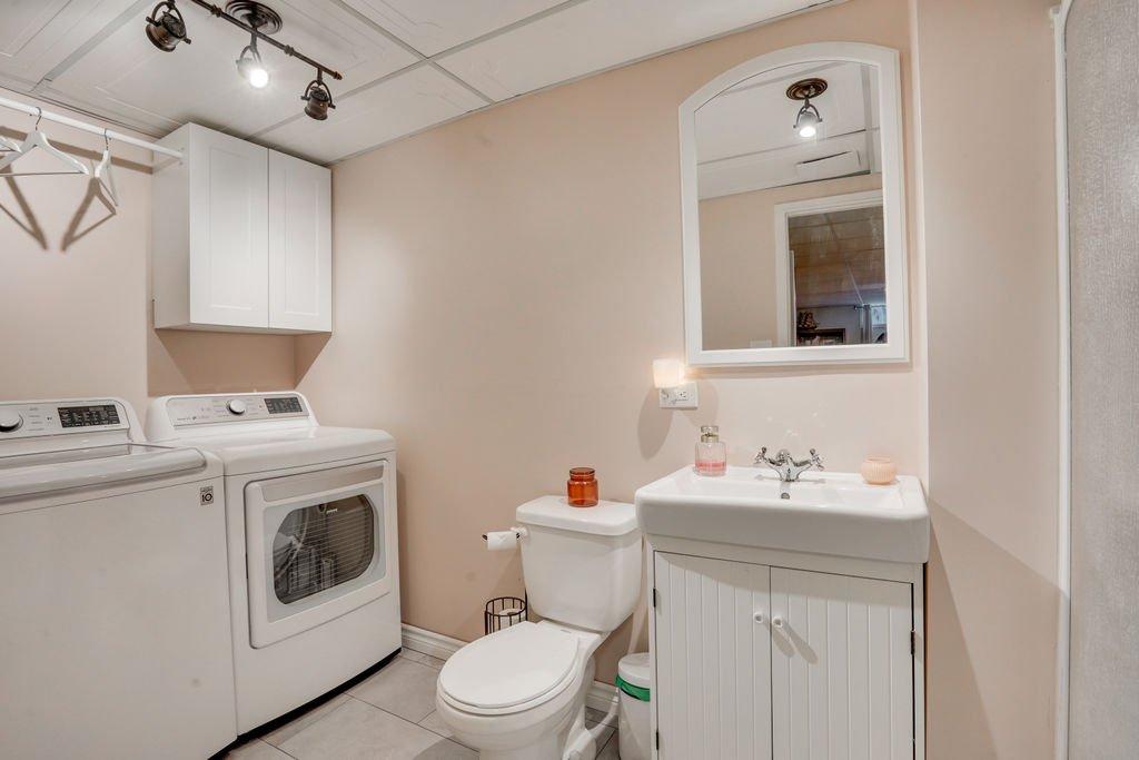 Salle de bains - 850 Rue Madore, Gatineau (Gatineau), QC - Indoor Photo Showing Laundry Room