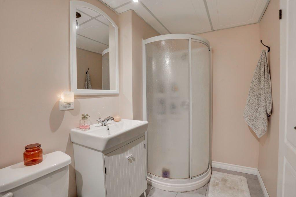 Salle de bains - 850 Rue Madore, Gatineau (Gatineau), QC - Indoor Photo Showing Bathroom