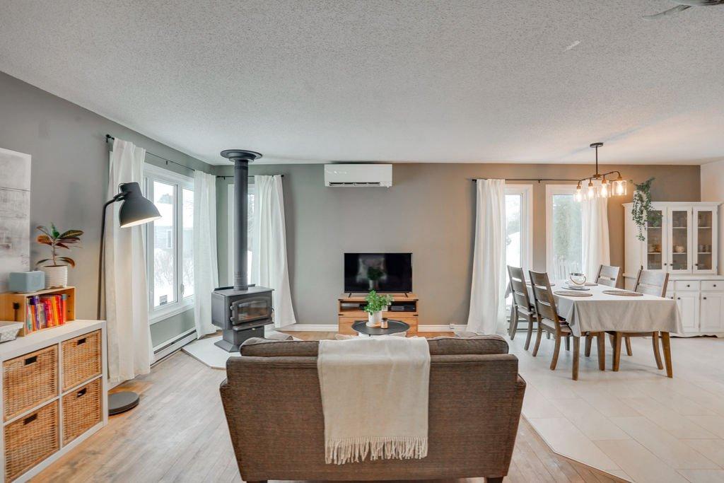 Salon - 850 Rue Madore, Gatineau (Gatineau), QC - Indoor