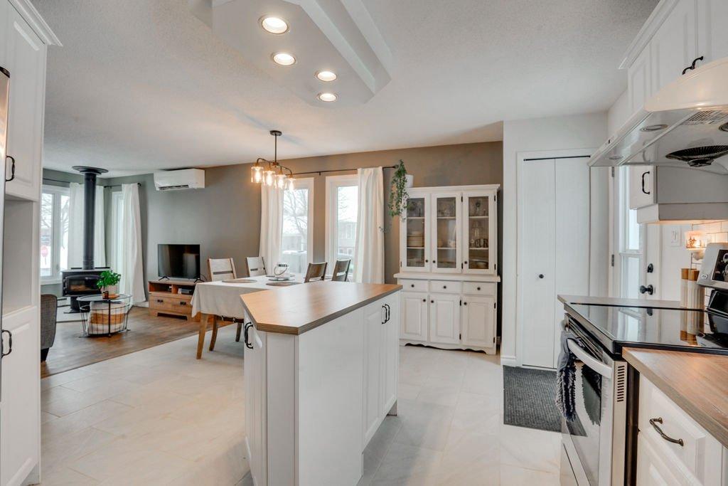 Vue d'ensemble - 850 Rue Madore, Gatineau (Gatineau), QC - Indoor Photo Showing Kitchen