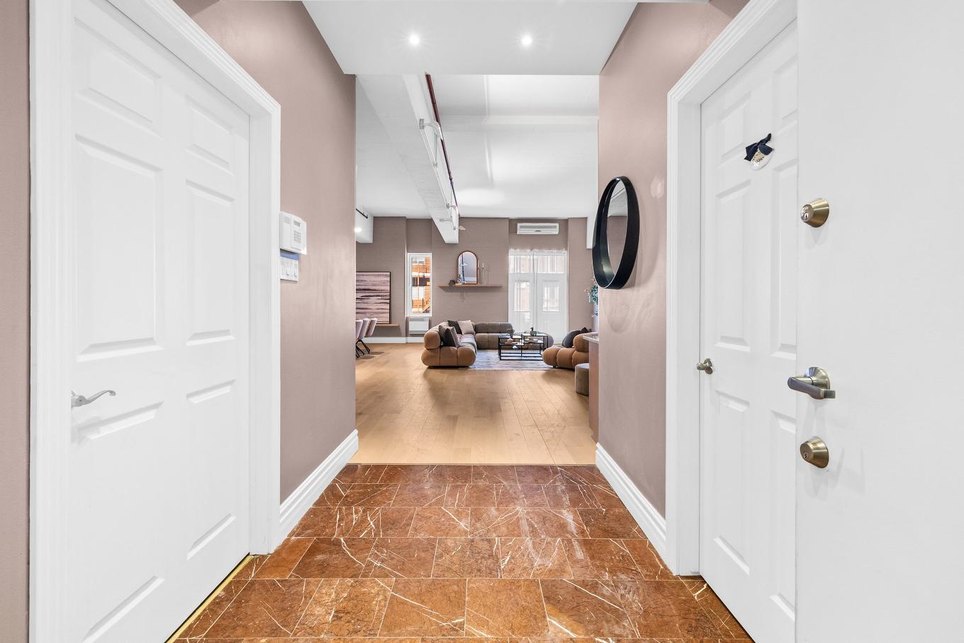 Hall d'entrée/Vestibule - 227-2801 Rue Du Centre, Montréal (Le Sud-Ouest), QC - Indoor Photo Showing Other Room