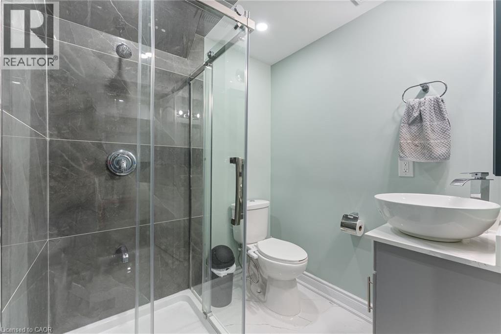 183 Rockledge Drive Unit# Lower, Hamilton, ON - Indoor Photo Showing Bathroom