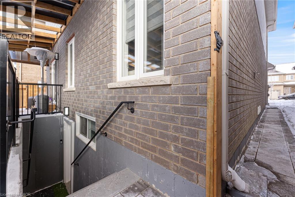 183 Rockledge Drive Unit# Lower, Hamilton, ON - With Exterior