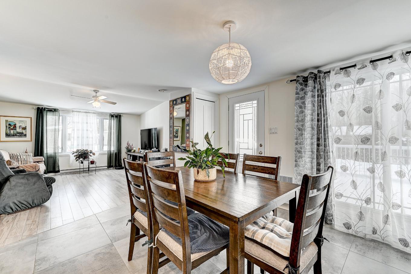Dining room - 213 Rue De La Nacelle, Saint-Jean-Sur-Richelieu, QC - Indoor Photo Showing Dining Room