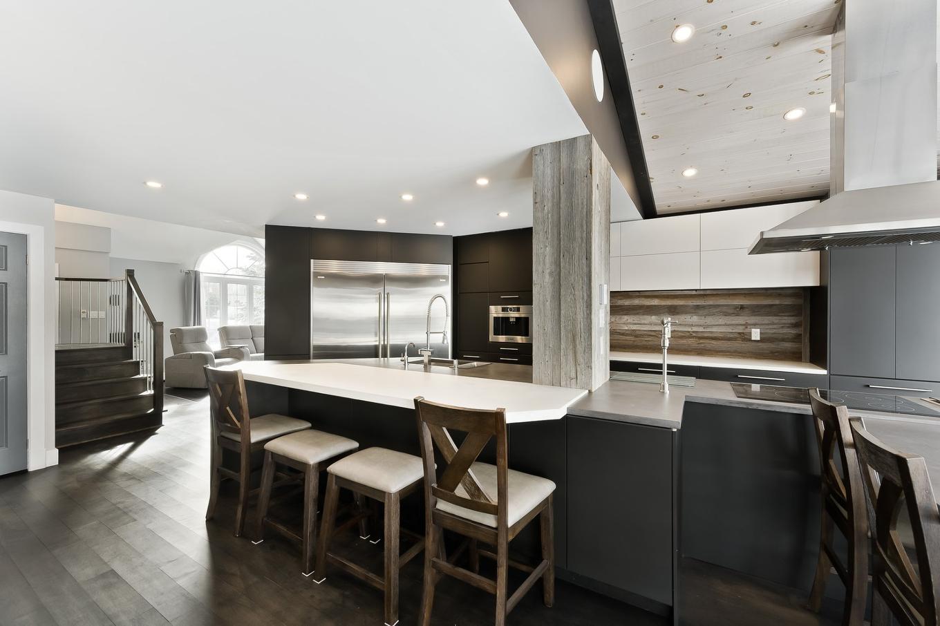 Dining room - 170 Rue Jean, Saint-Jean-Sur-Richelieu, QC - Indoor Photo Showing Kitchen With Upgraded Kitchen