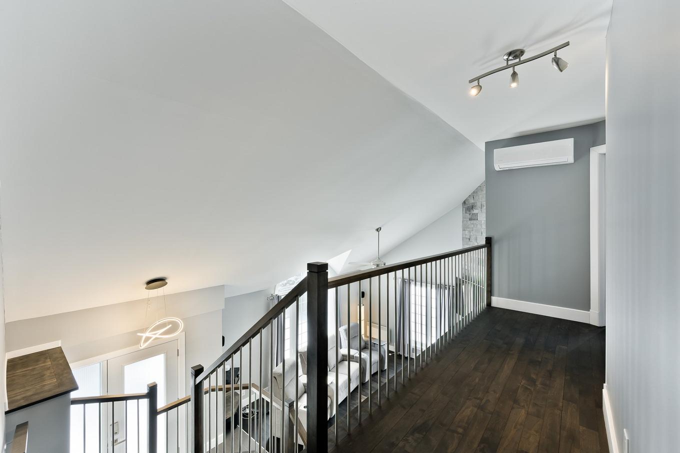 Passageway - 170 Rue Jean, Saint-Jean-Sur-Richelieu, QC - Indoor Photo Showing Other Room