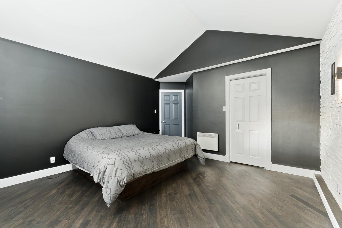 Primary bedroom - 170 Rue Jean, Saint-Jean-Sur-Richelieu, QC - Indoor Photo Showing Bedroom