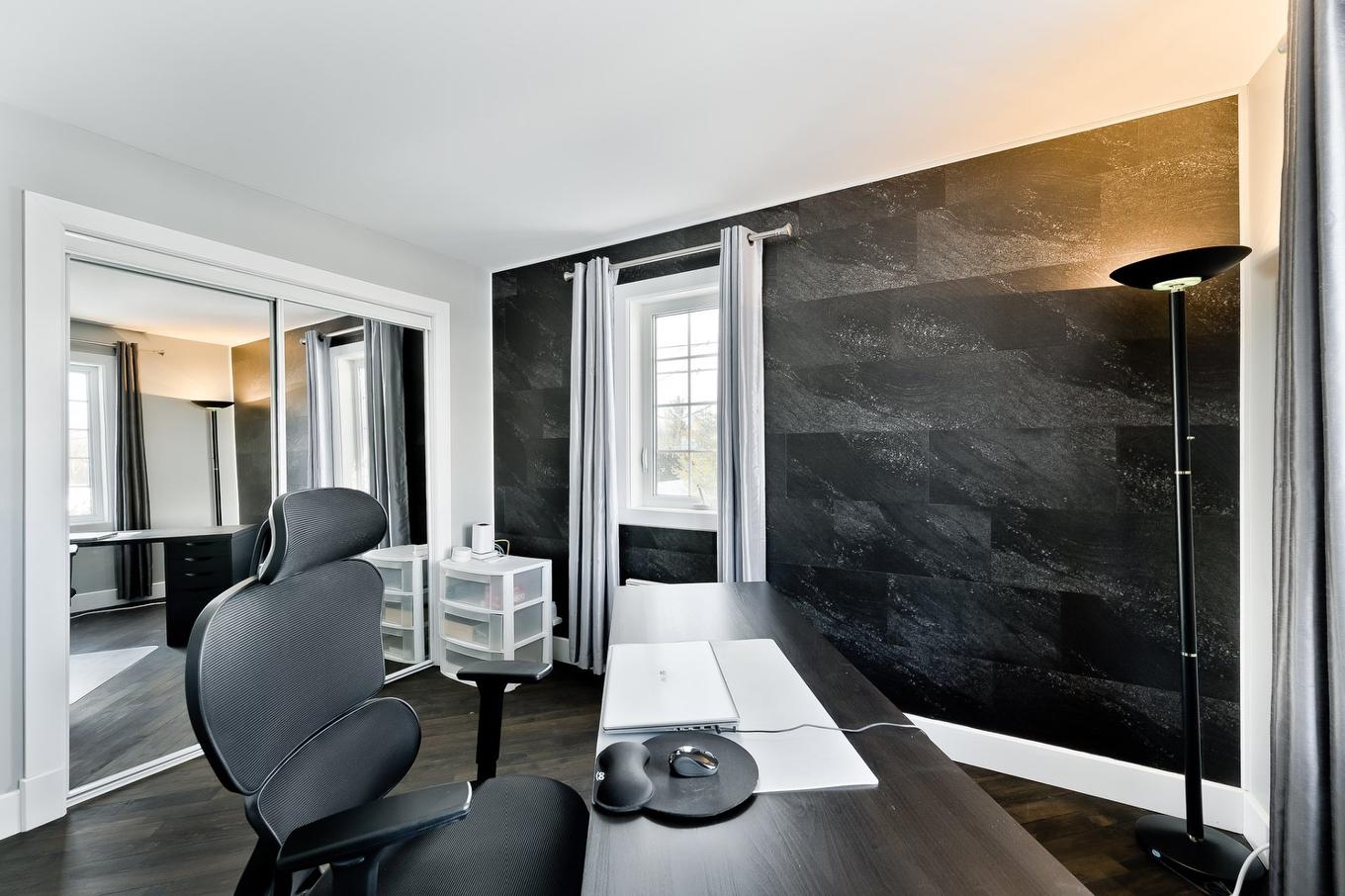 Bedroom - 170 Rue Jean, Saint-Jean-Sur-Richelieu, QC - Indoor