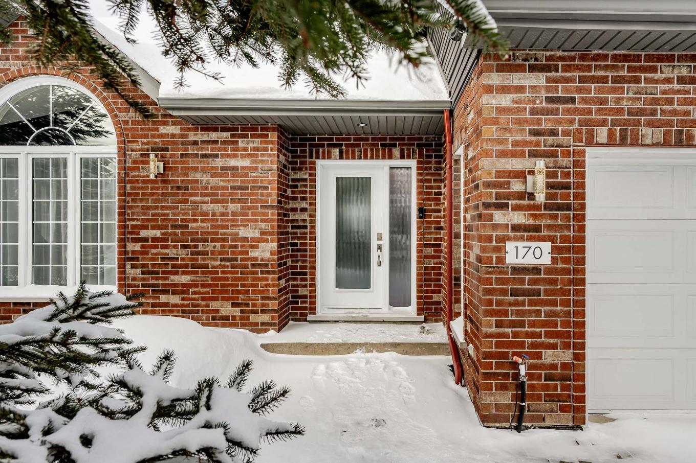 Exterior entrance - 170 Rue Jean, Saint-Jean-Sur-Richelieu, QC - Outdoor