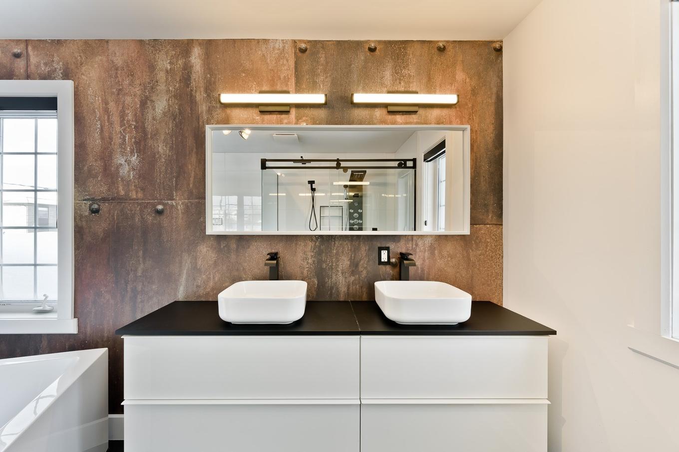 Bathroom - 170 Rue Jean, Saint-Jean-Sur-Richelieu, QC - Indoor