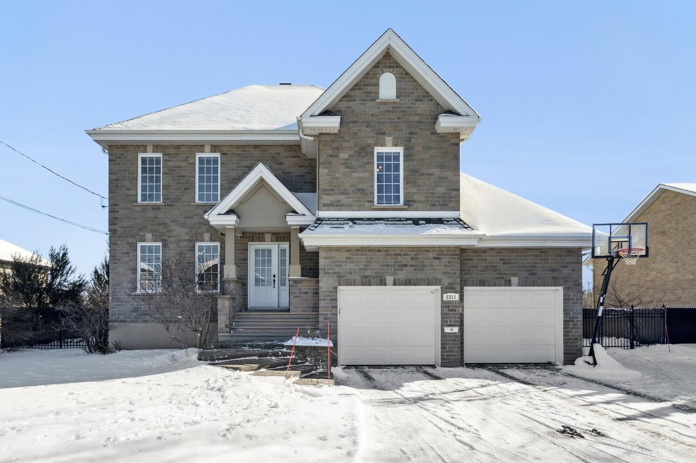 Façade - 2315 Boul. Mountainview, Longueuil (Saint-Hubert), QC - Outdoor With Facade