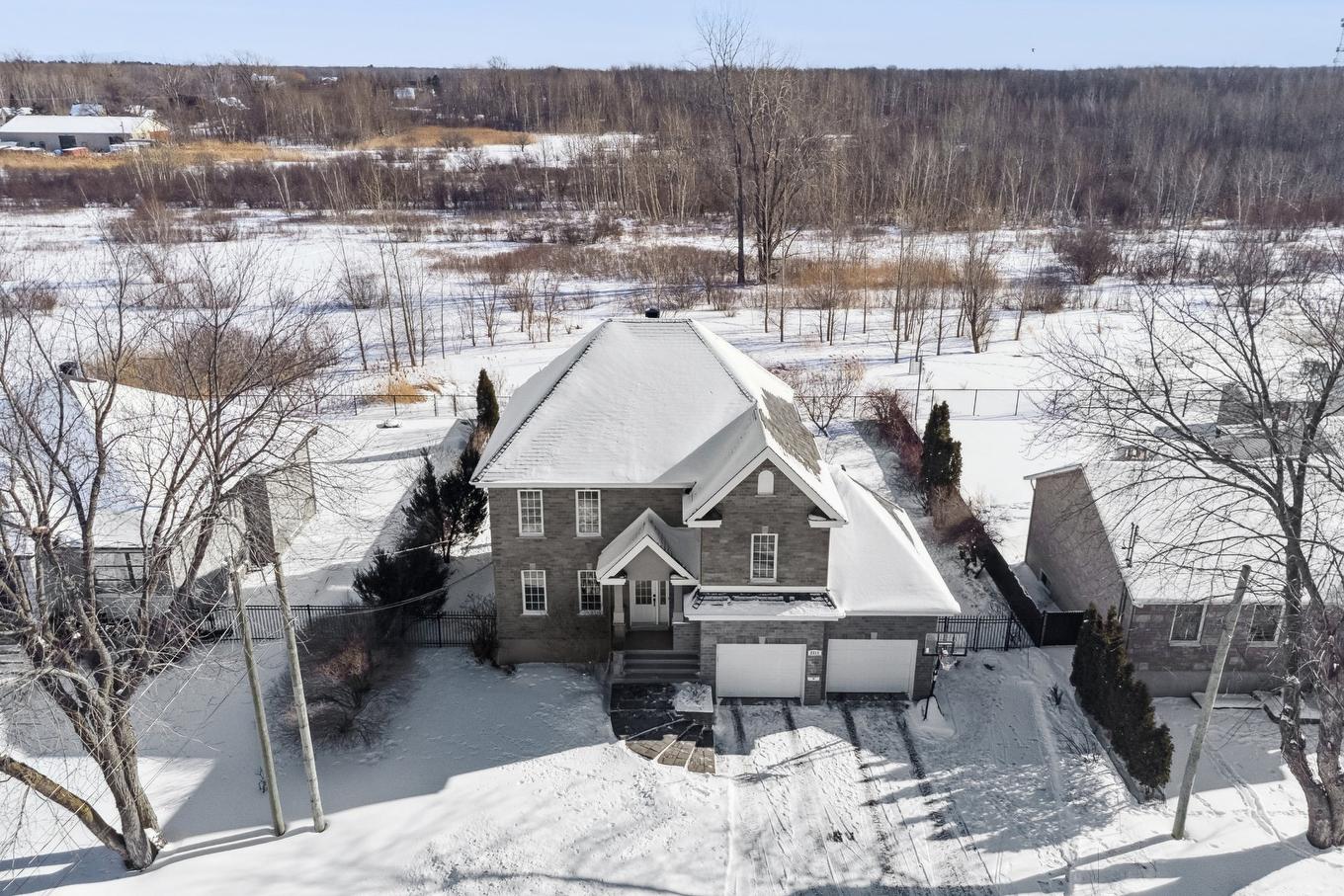 Photo aérienne - 2315 Boul. Mountainview, Longueuil (Saint-Hubert), QC - Outdoor