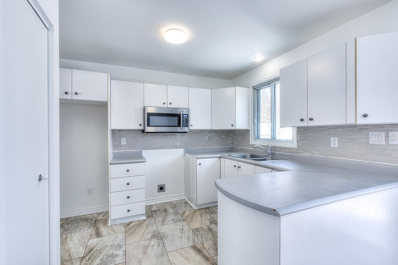 Kitchen - 1140 Rue De Grand-Champ, Terrebonne (Terrebonne), QC - Indoor Photo Showing Kitchen With Double Sink