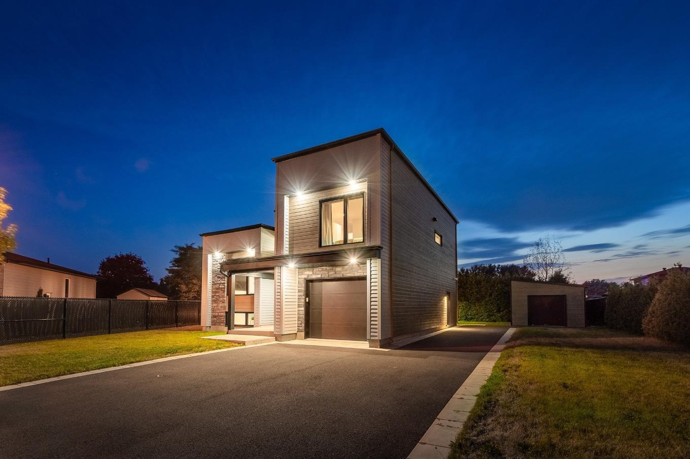 Stationnement - 628 Rue Théodore-Béchard, Saint-Jean-Sur-Richelieu, QC - Outdoor