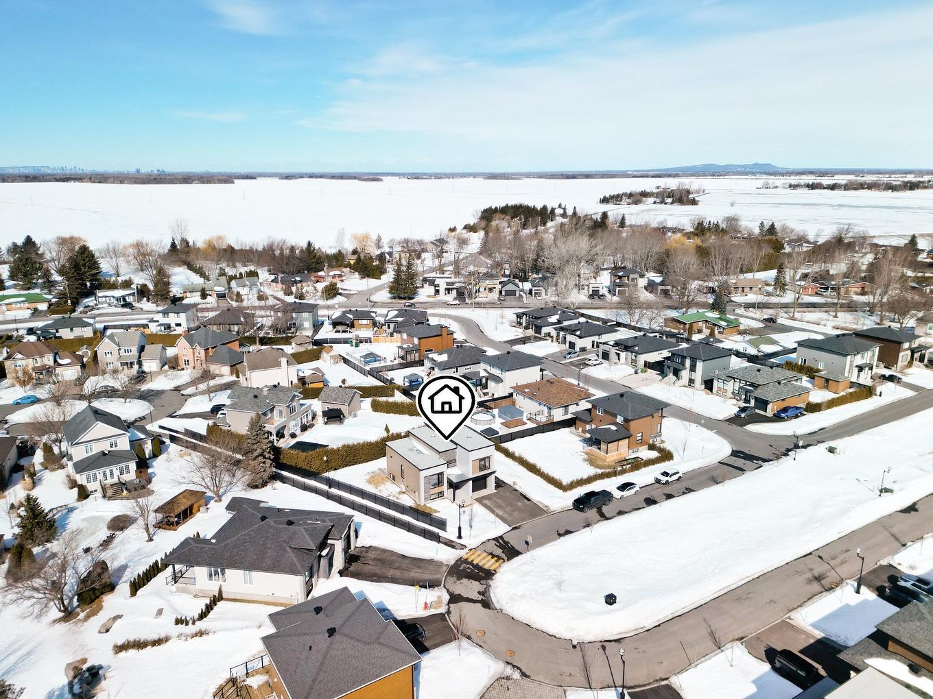 Photo aérienne - 628 Rue Théodore-Béchard, Saint-Jean-Sur-Richelieu, QC - Outdoor With Body Of Water With View