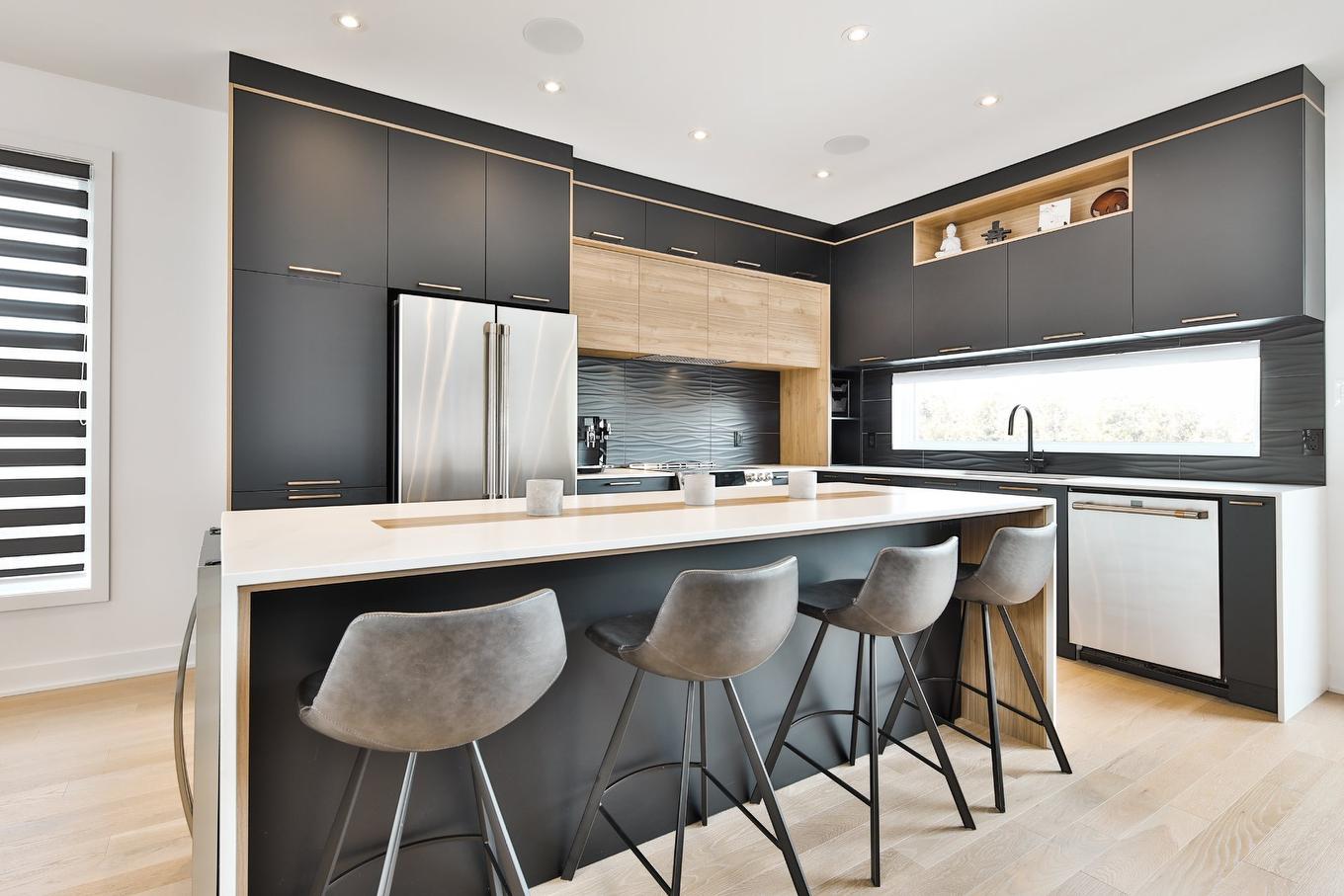 Cuisine - 628 Rue Théodore-Béchard, Saint-Jean-Sur-Richelieu, QC - Indoor Photo Showing Kitchen With Upgraded Kitchen