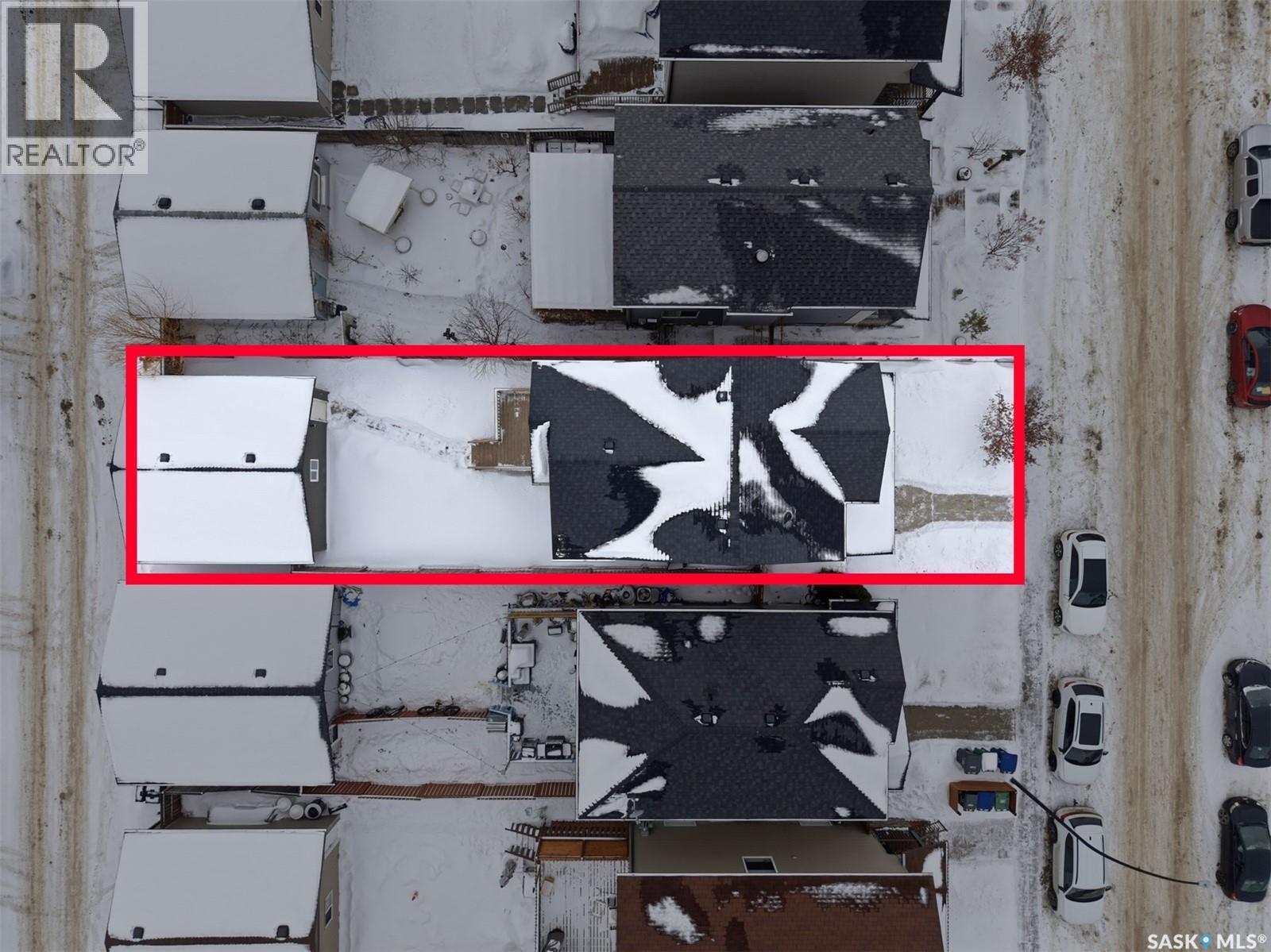 446 Geary Crescent, Saskatoon, SK - Indoor Photo Showing Garage