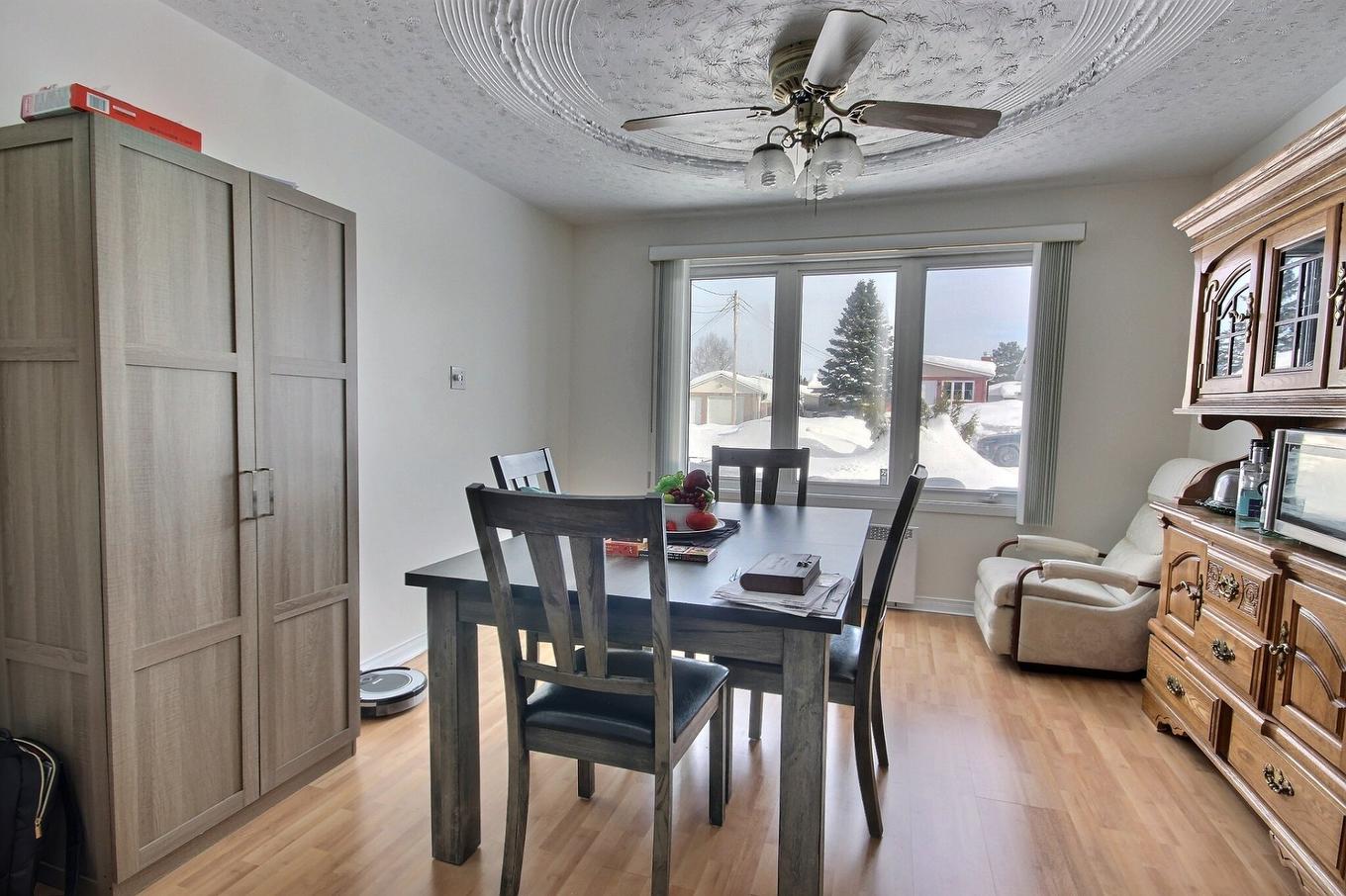 Salle à manger - 21 Av. Massicotte, Rouyn-Noranda, QC - Indoor Photo Showing Dining Room