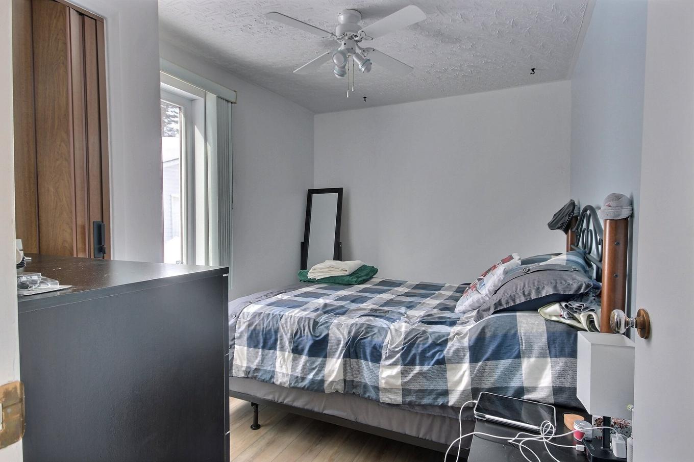 Chambre à coucher - 21 Av. Massicotte, Rouyn-Noranda, QC - Indoor Photo Showing Bedroom