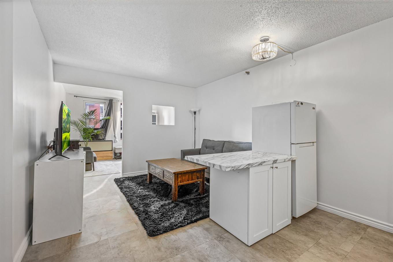 Kitchen - 851-1055 Rue St-Mathieu, Montréal (Ville-Marie), QC - Indoor Photo Showing Other Room