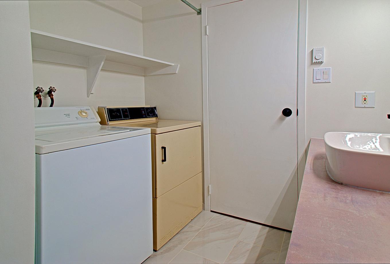 Bathroom - 402-462 Boul. Alexandre-Taché, Gatineau (Hull), QC - Indoor Photo Showing Laundry Room